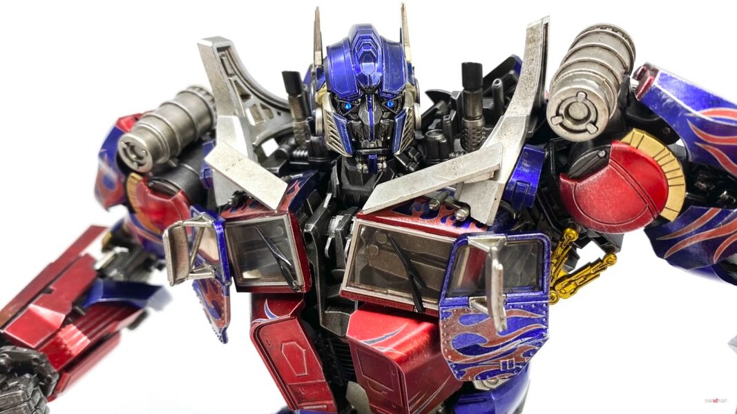 Threezero DLX Revenge Of The Fallen Optimus Prime In Hand Image  (3 of 33)